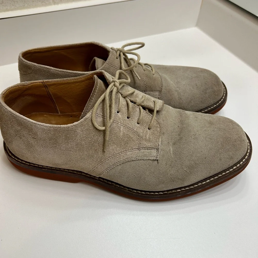 Nordstrom Men’s Dusty Tan Suede Derby Shoes with Minimalist Design, size 9M